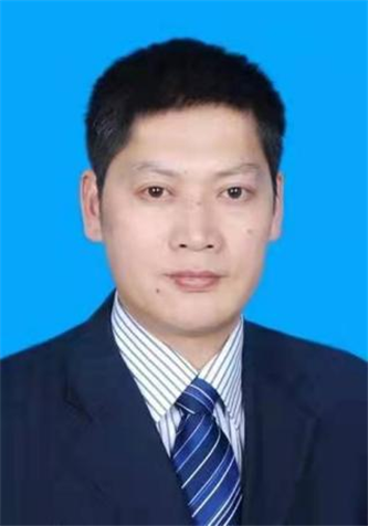 宋强（中心主任）， 贵州民族大学法学原院长，现法学研究院院长，三级教授、博士生导师、省管专家。